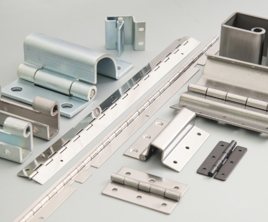 多様な材質・サイズ・形状の特殊蝶番製造、金属プレス加工、追加工を得意としております