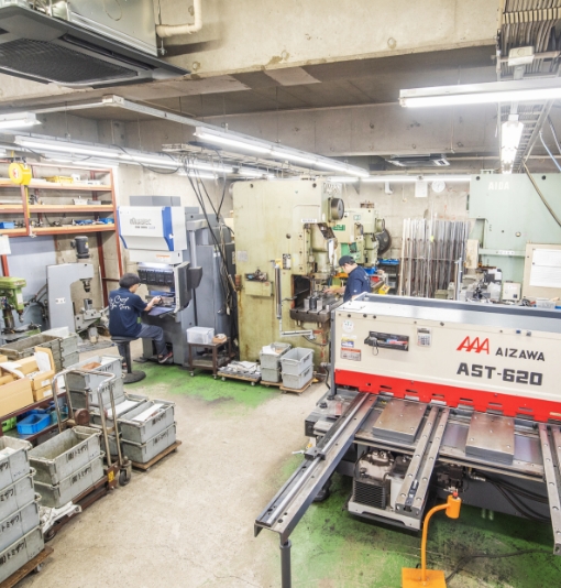 自社工場で一貫生産体制。短納期・少量生産にも柔軟に対応